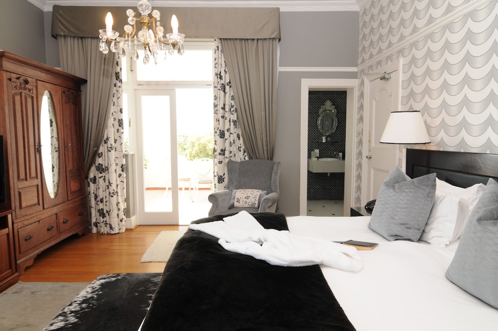 Abbey Manor Luxury Guesthouse 23/70