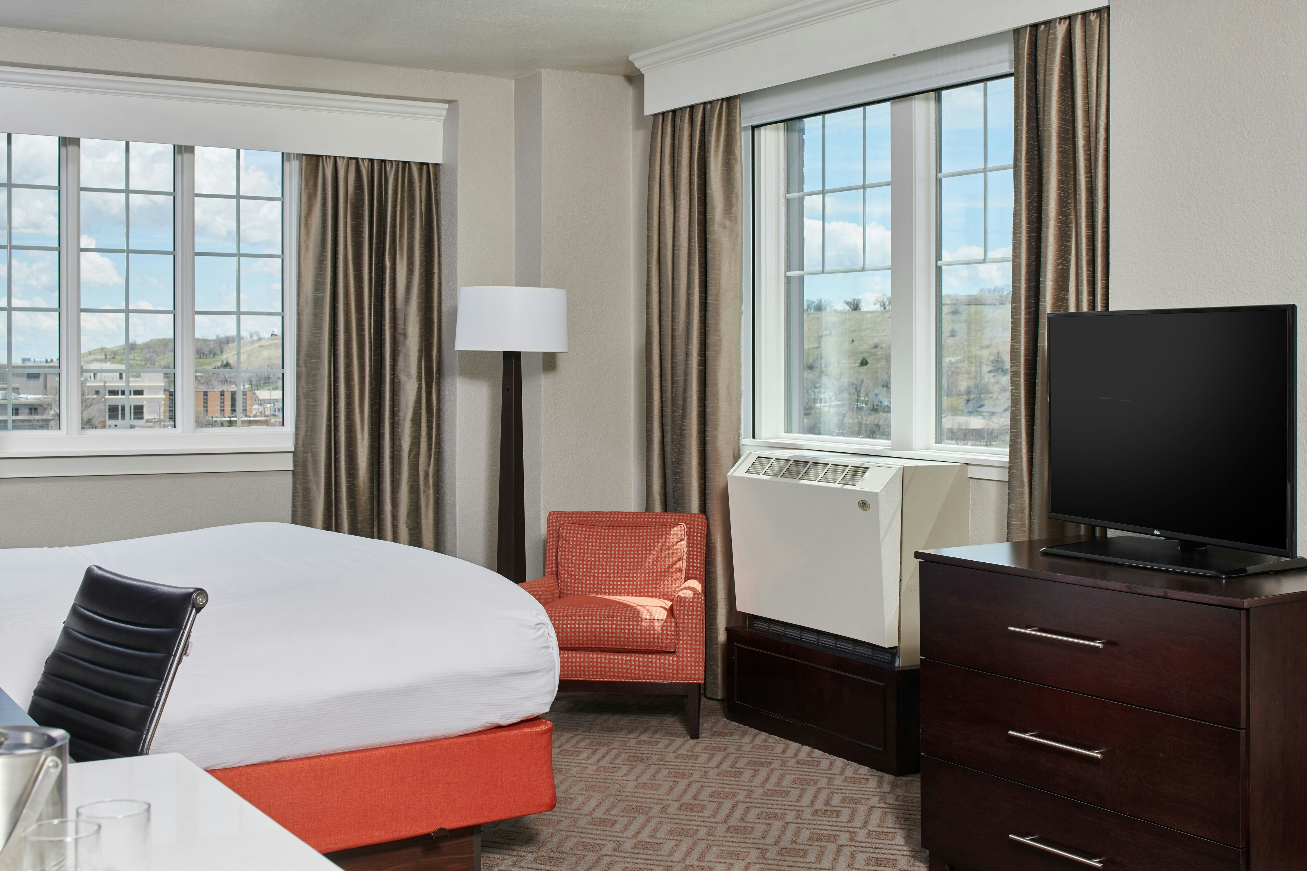 JUNIOR SUITE, KING BED