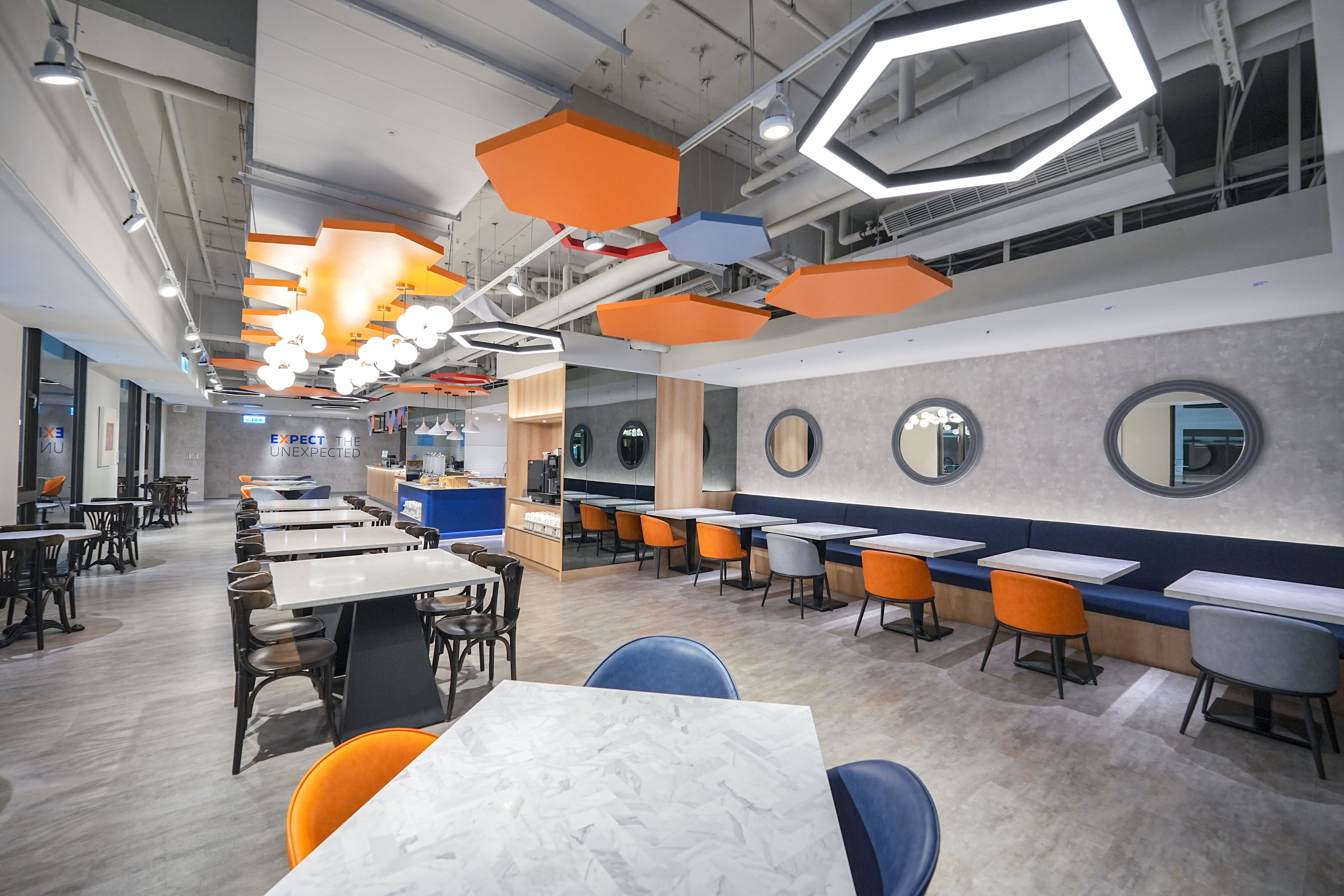 Holiday Inn Express Taichung Park 45/58