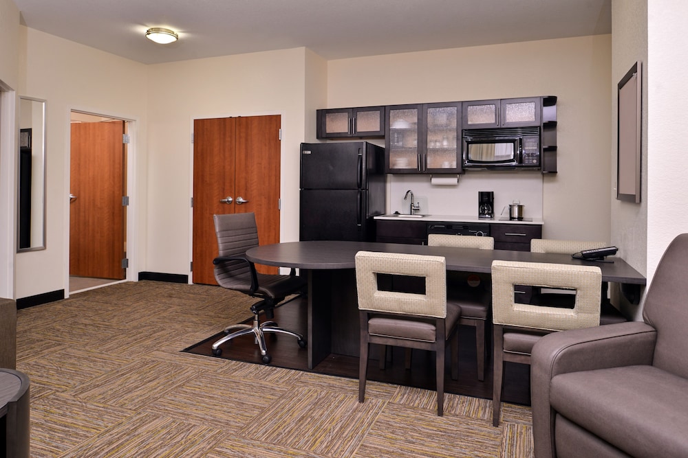 Candlewood Suites Terre Haute 35/49