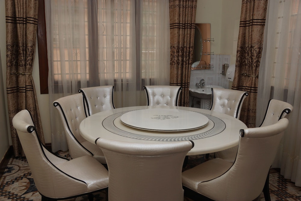 Cosmil Executive Suites 21/29