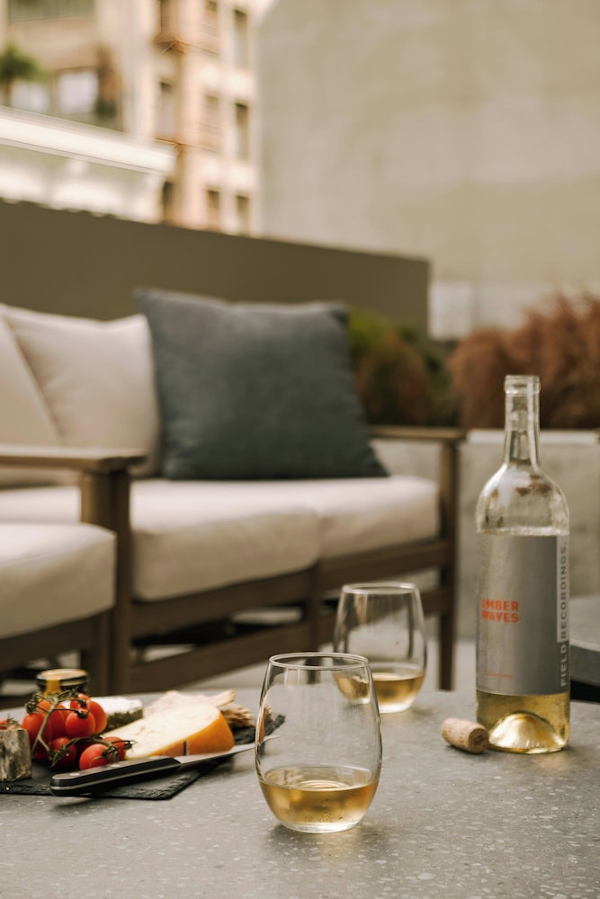 Sonder by Marriott Bonvoy The Winfield Apartments Downtown LA 23/58