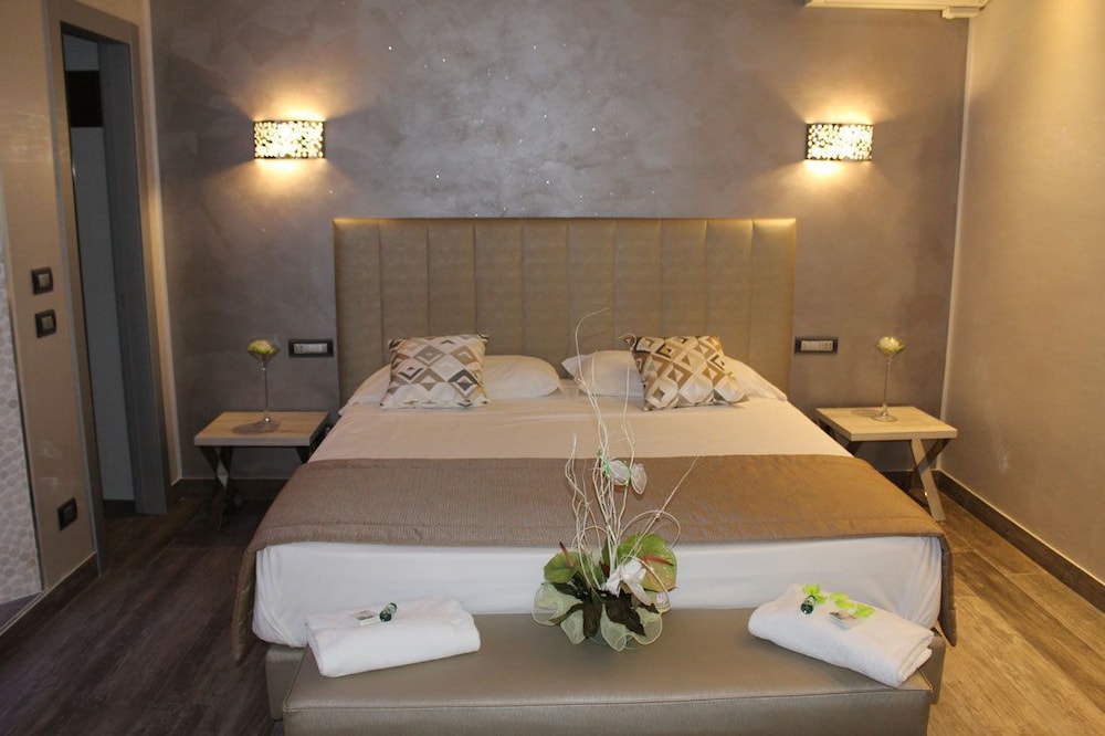 Aquila Hotel 11/16