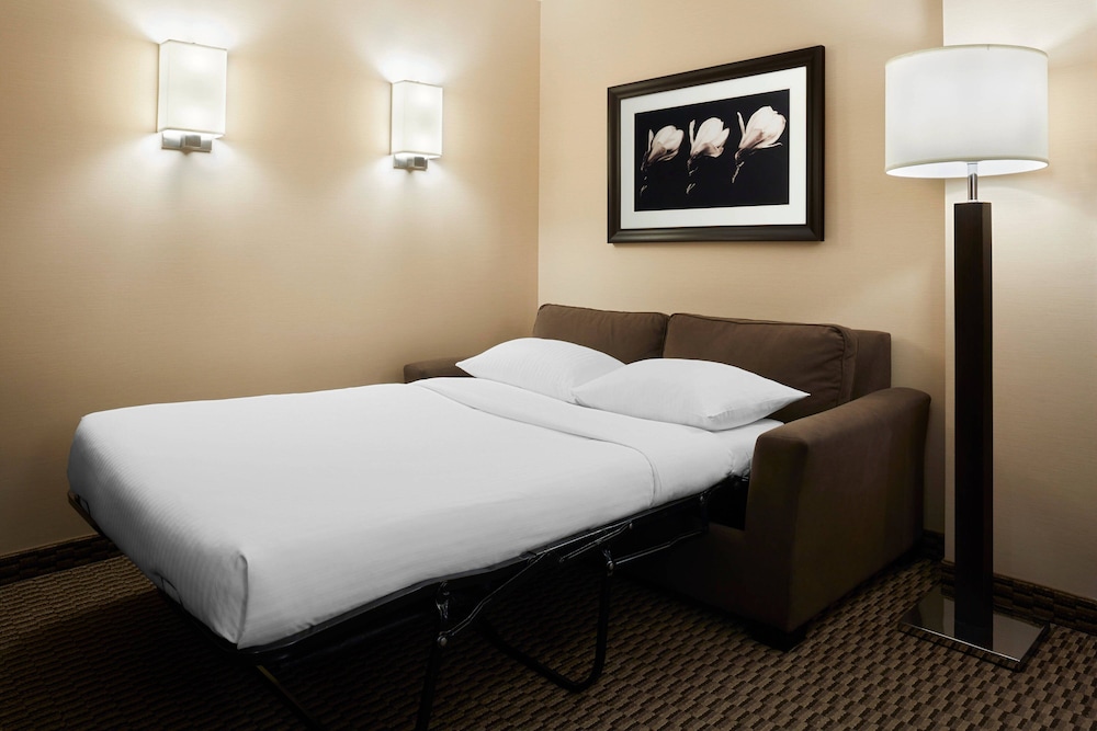Delta Hotels by Marriott Guelph Conference Centre 15/39