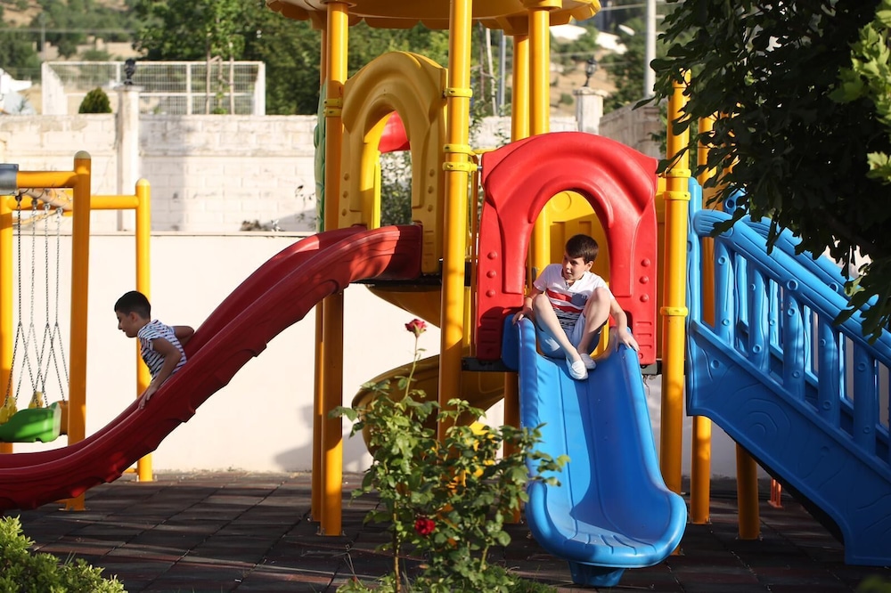 Mesopotamia Garden Hotel 16/19