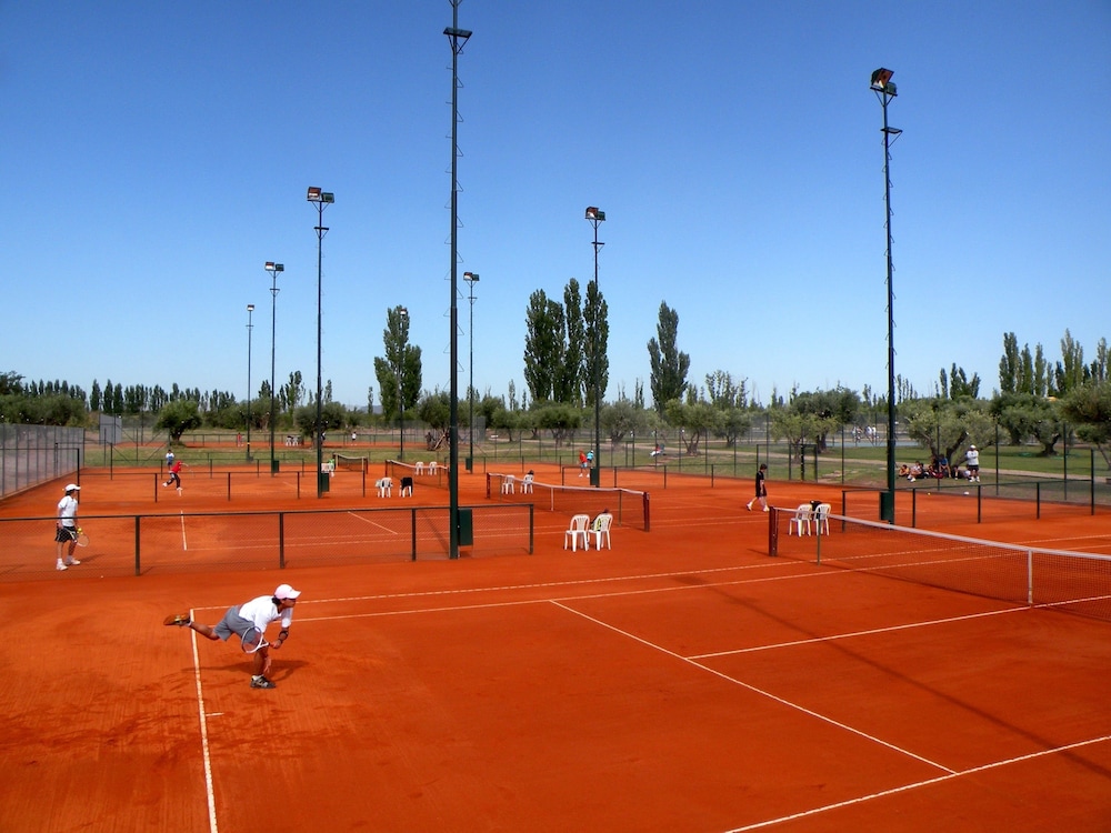 Algodon Wine Estates and Champions Club 40/67