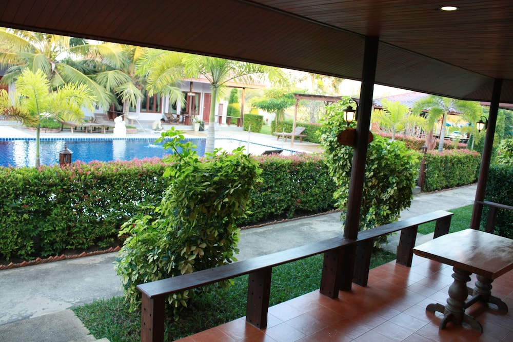 Waterside Resort 53/70