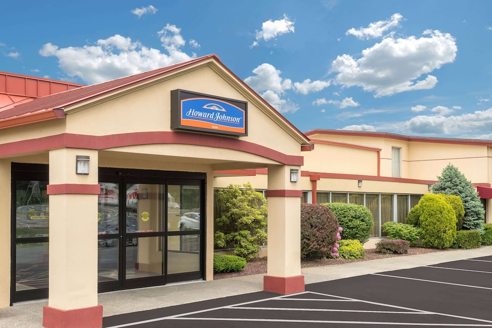 Howard Johnson by Wyndham Saugerties, NY 1/26