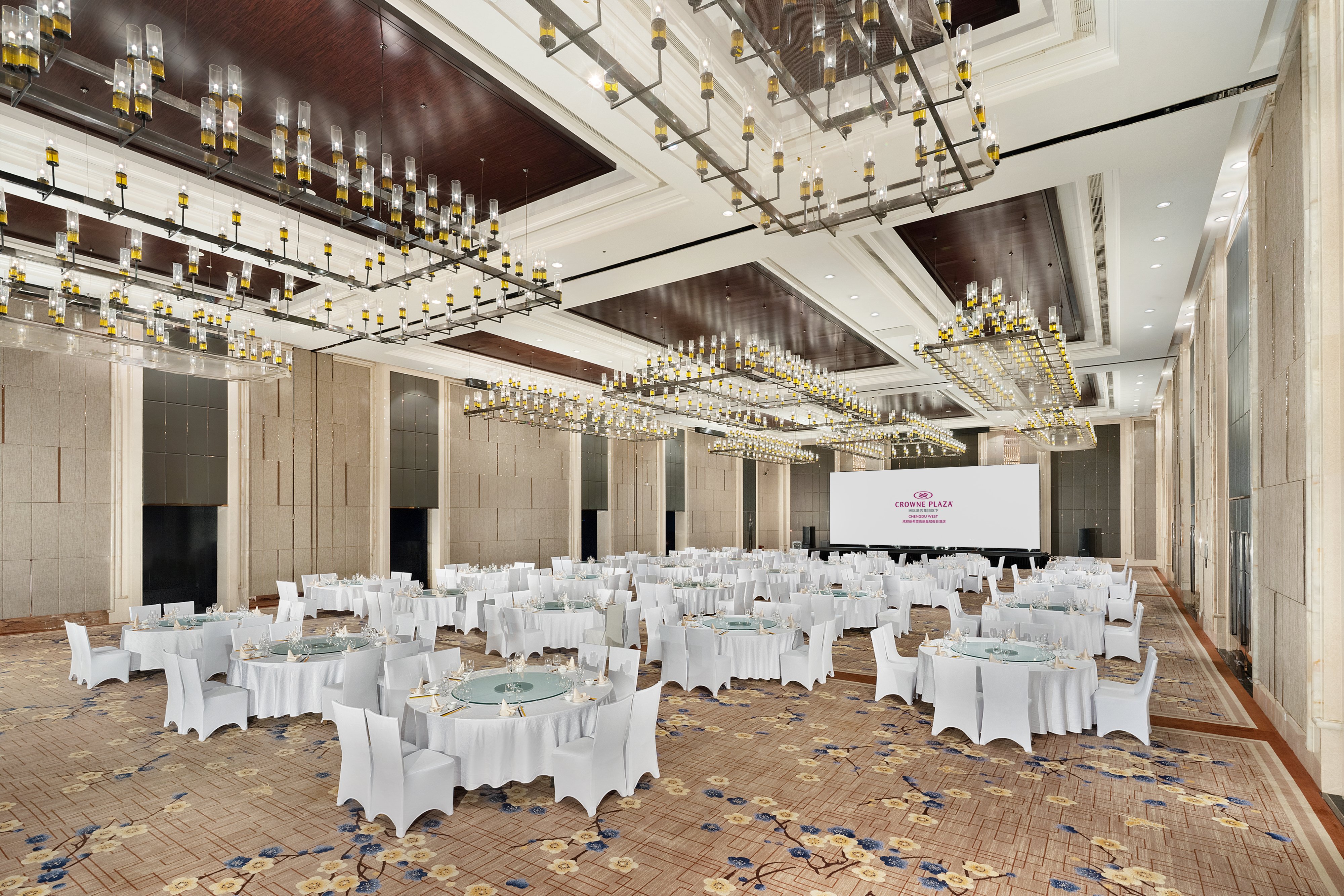 Crowne Plaza CHENGDU WEST 68/81
