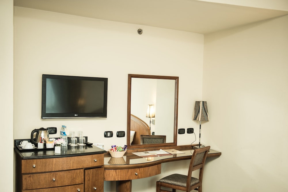 Cherry Maryski Hotel 38/50