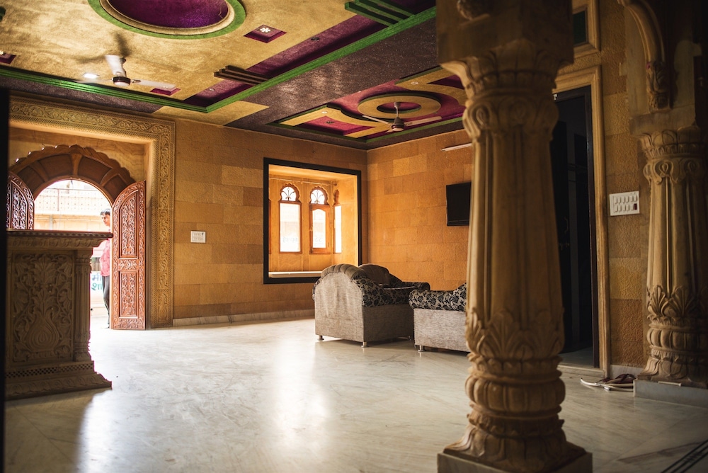 Mystic Jaisalmer Hostel / Backpacker 32/50