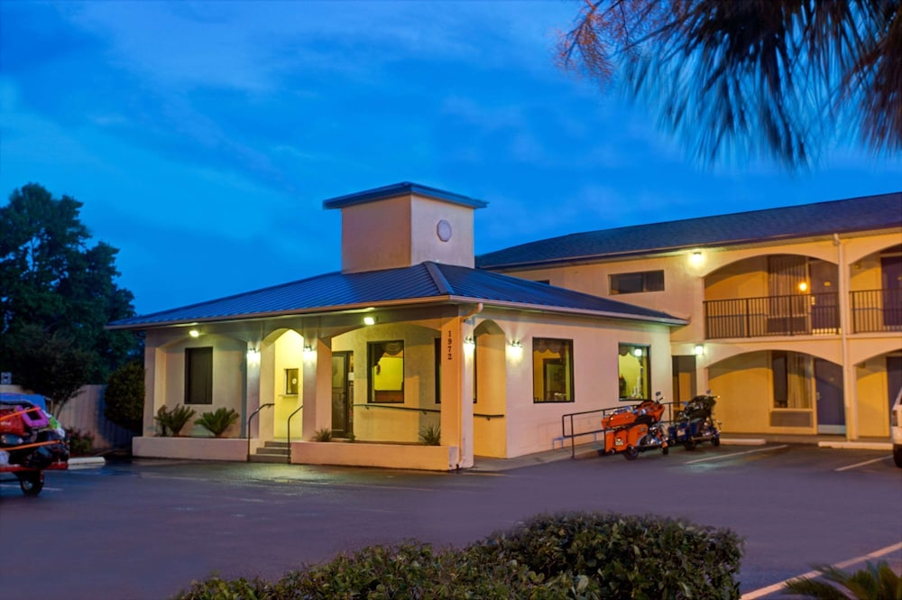 Super 8 by Wyndham Walterboro 2/16