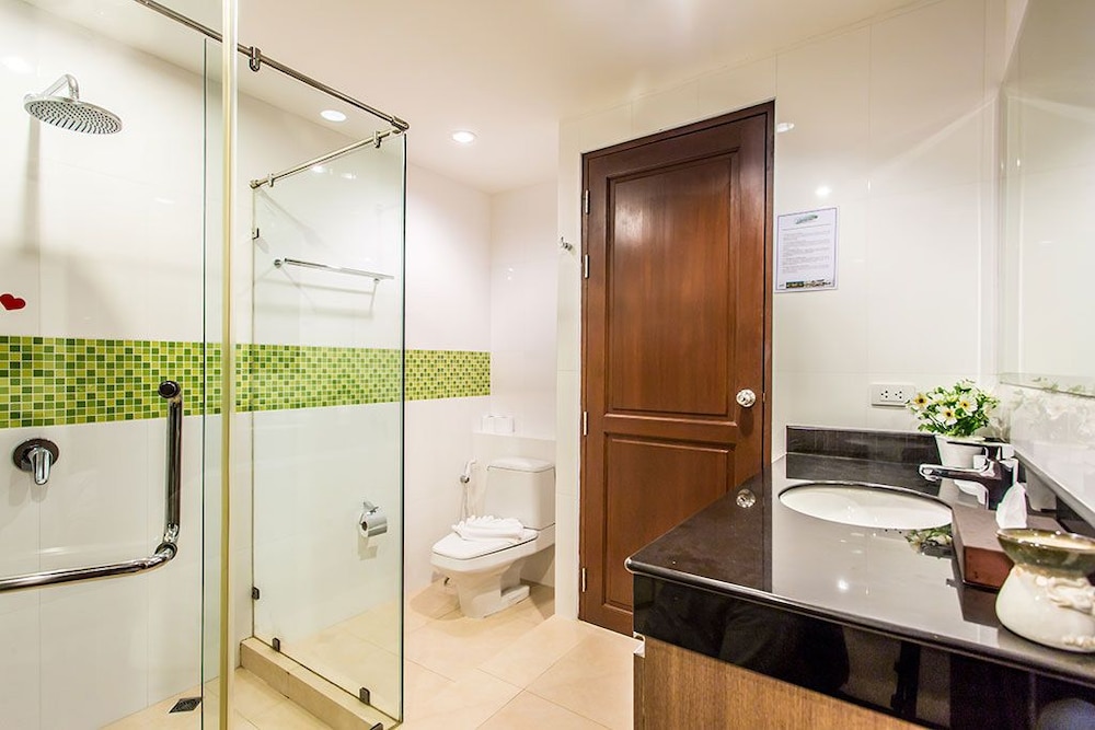 BANGTAO TROPICAL RESIDENCE RESORT & SPA 51/52