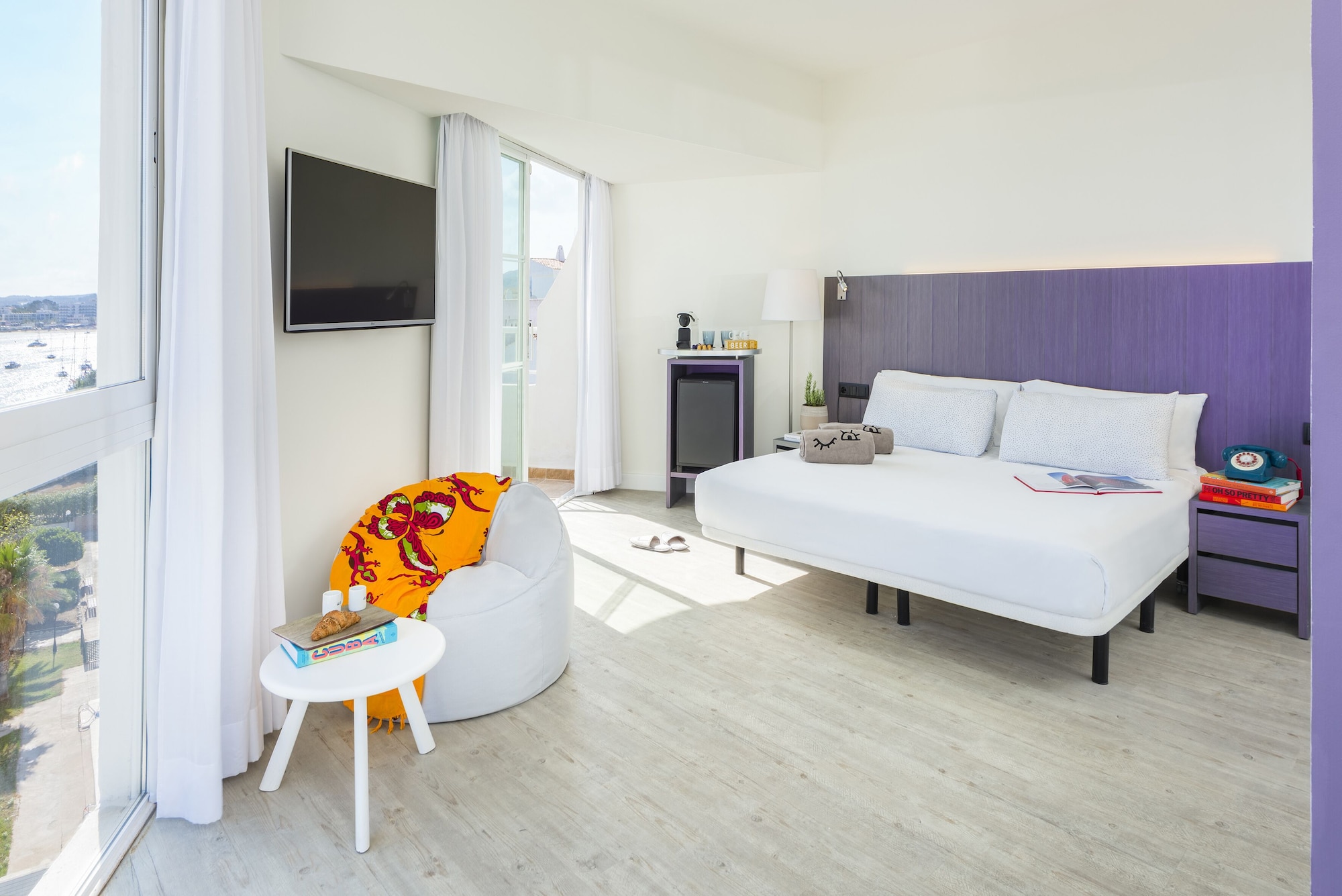 Studio, King Bed, Sea Front