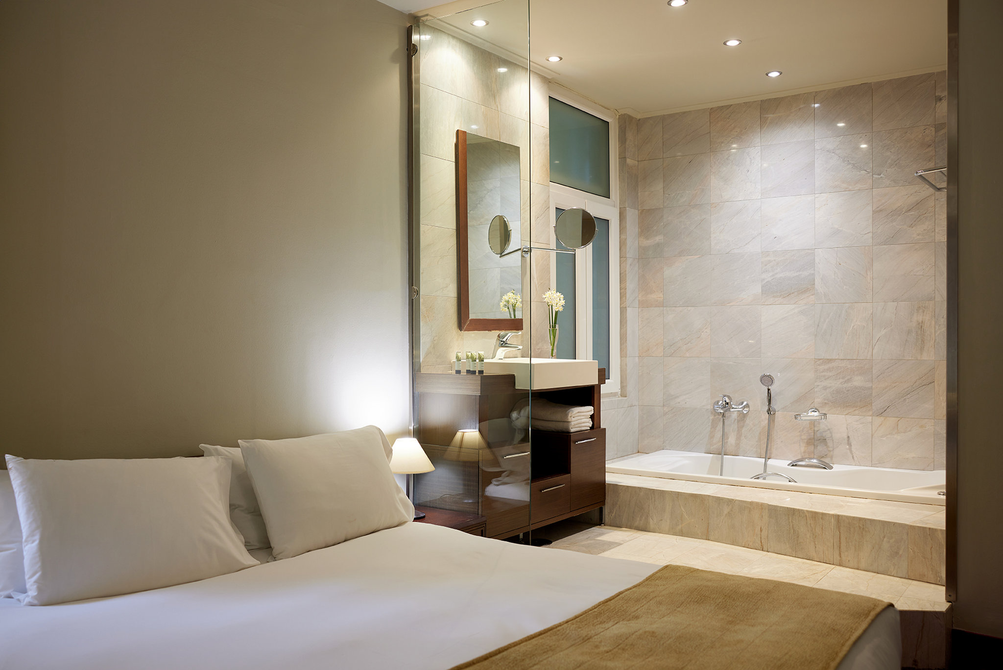Arni Domotel 7/32