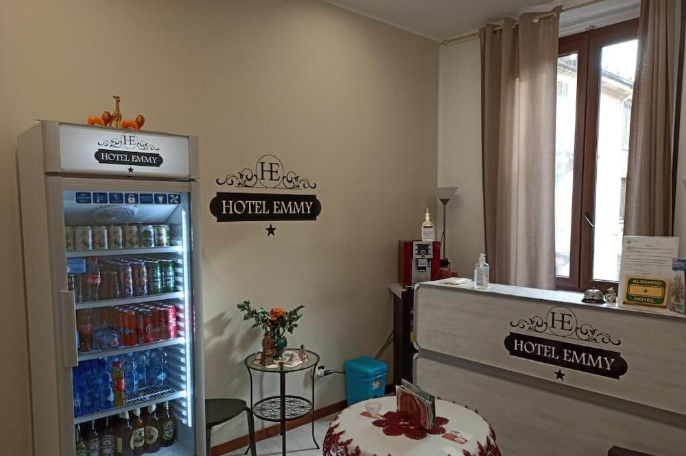 Emmy Hotel 5/32
