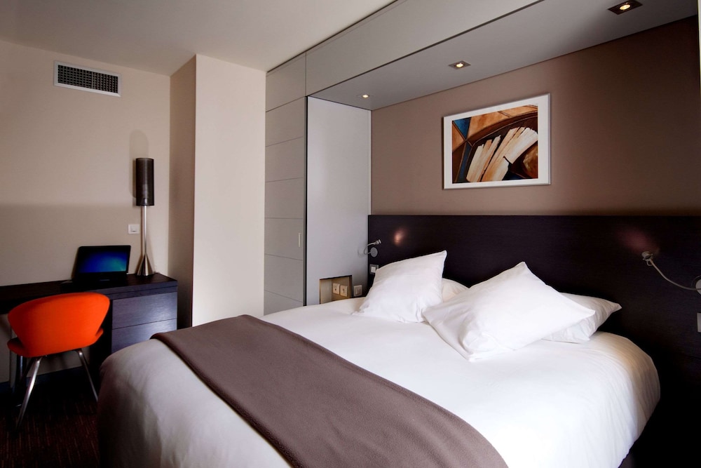 APPART HOTEL CLEMENT ADER 9/68