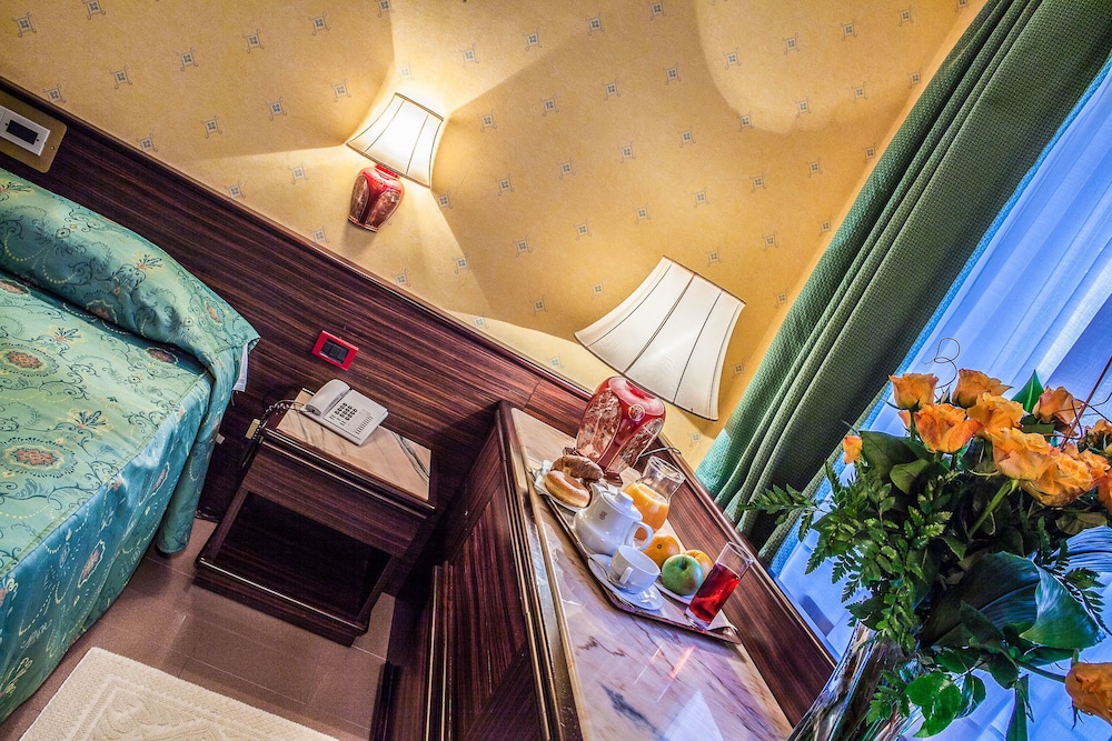 Leonardo Da Vinci Hotel 32/62
