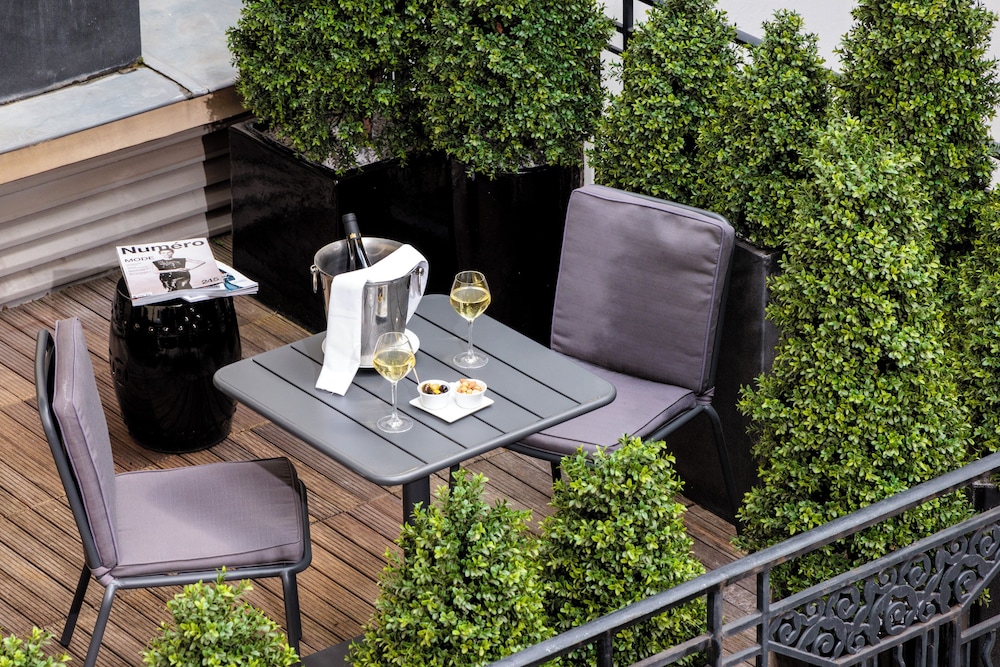 Hotel Montaigne 53/69