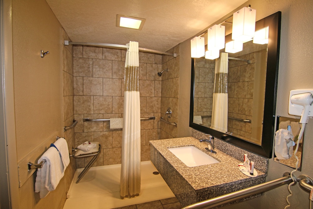 Economy Suites Springfield - I-44 23/43