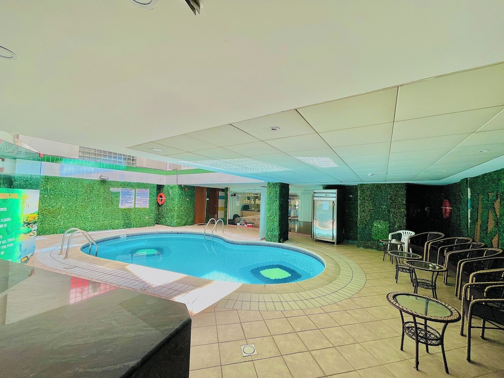 swimming pool spa