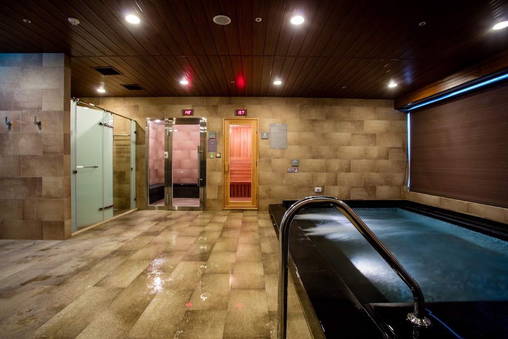 Fullon Hotel Taoyuan Airport Access Mrt A8 36/64
