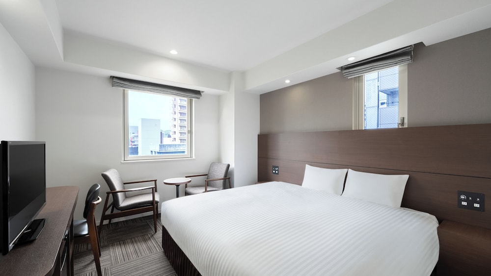 Moderate, King Bed
