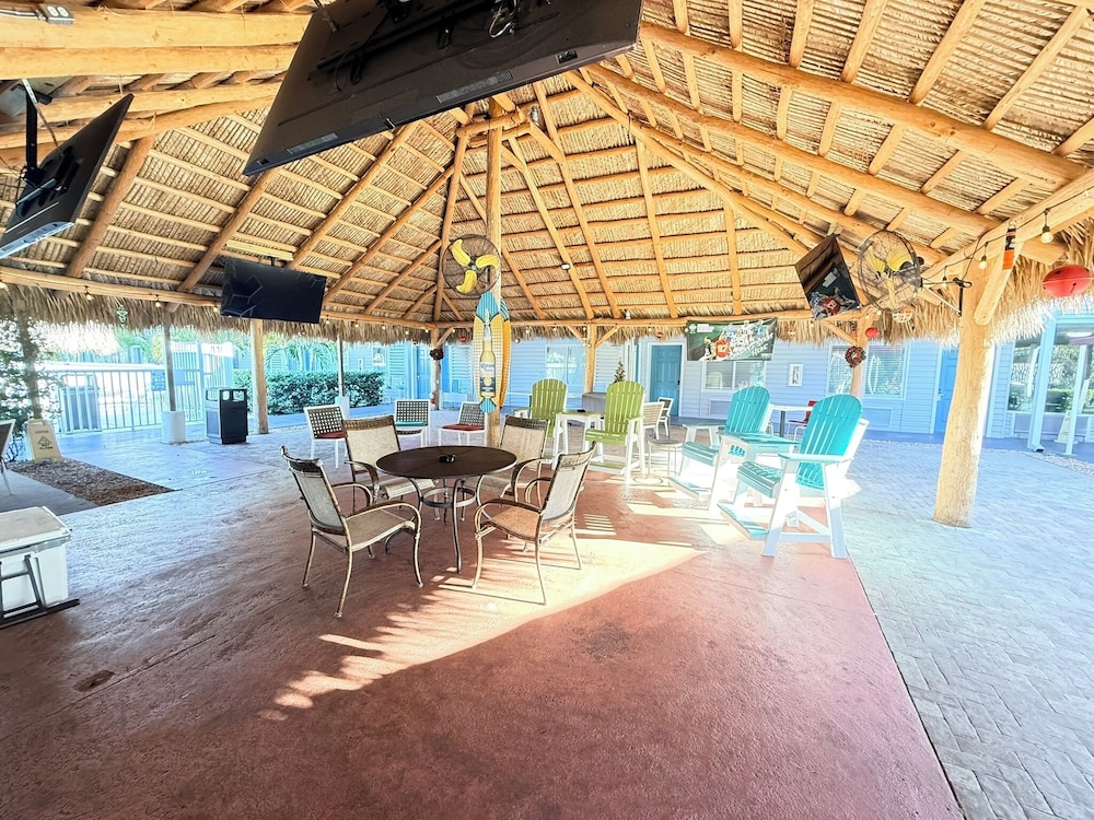 Lantern Inn & Suites 32/63