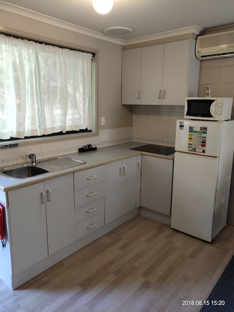 The Coachman Motel Units 2/71