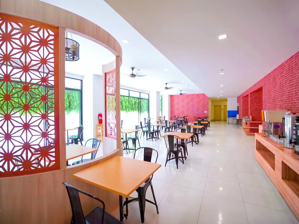 PHOENIX HOTEL KARON BEACH 28/50
