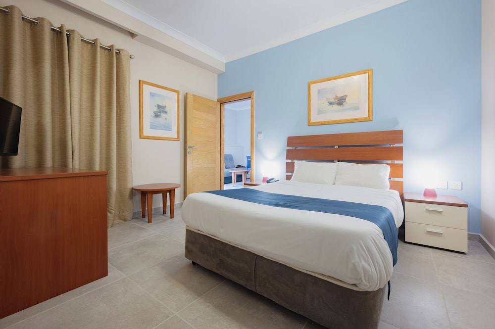 2 BEDROOMS, APARTMENT, BALCONY