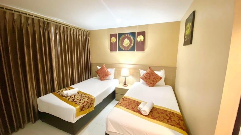 Top High Airport Link Hotel 14/47