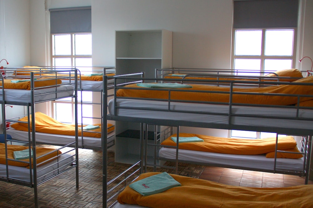 Hostel B47 38/45