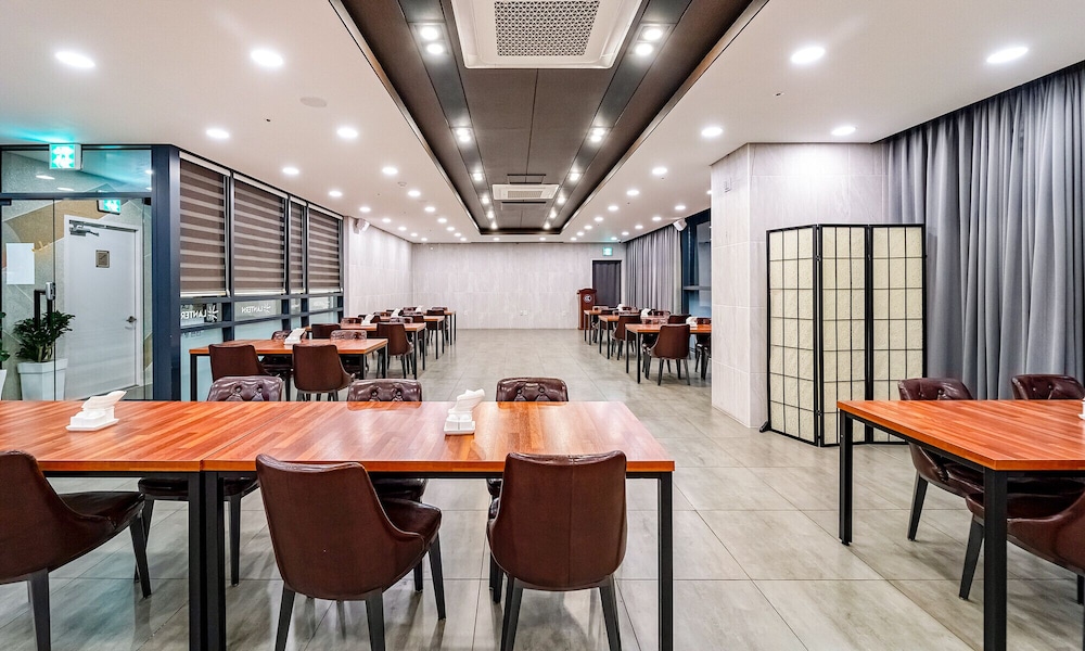 Golden Tulip Essential Namgang 33/49