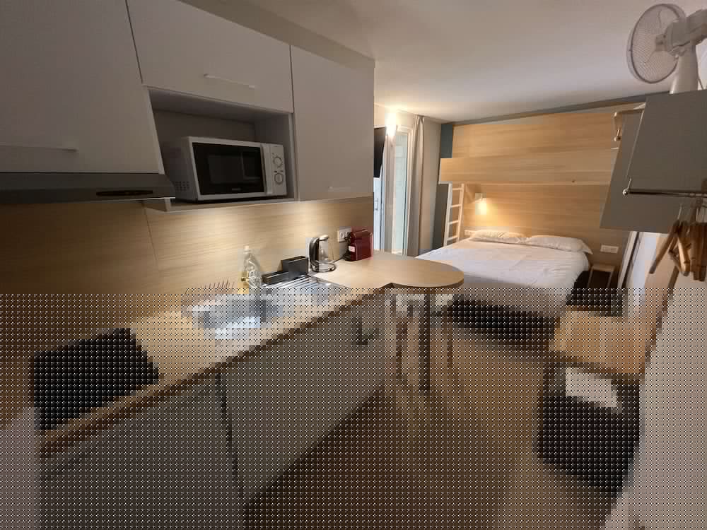 Kyriad Direct Saint Brieuc (Blue Hotel) 38/47