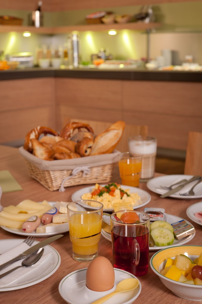 Ibis Augsburg Hauptbahnhof 33/45