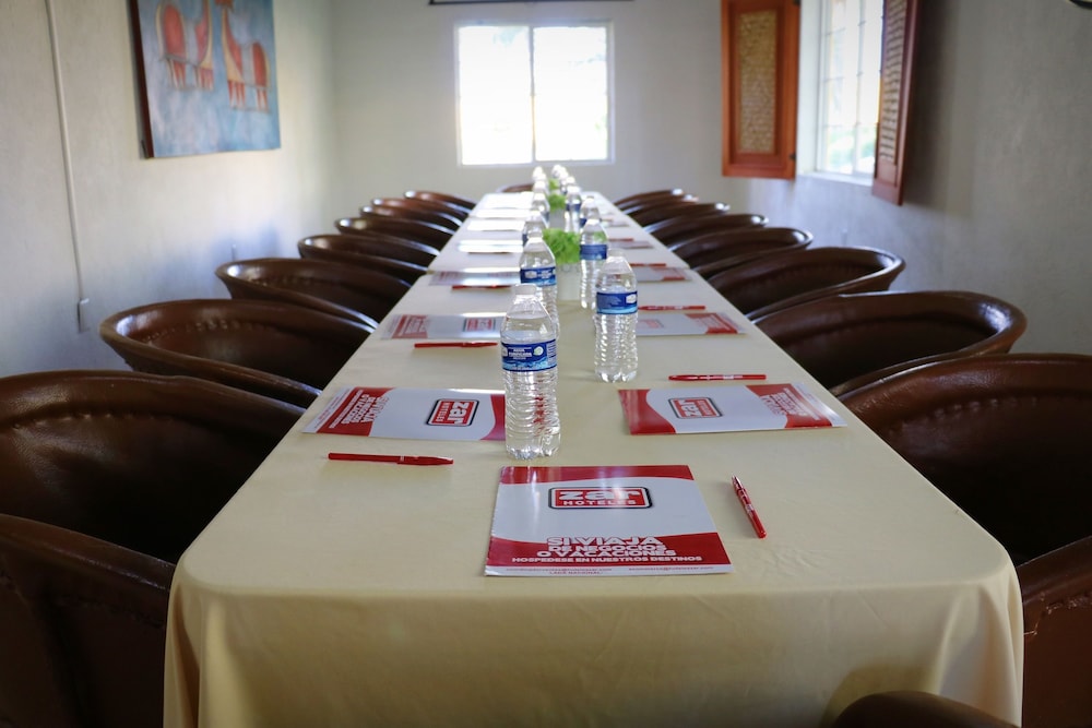 Hotel Zar Colima 38/48
