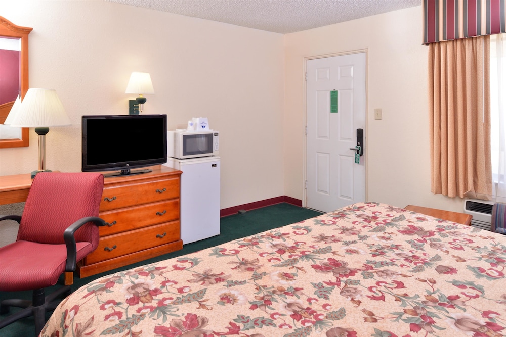 Americas Best Value Inn Lubbock E 19/46