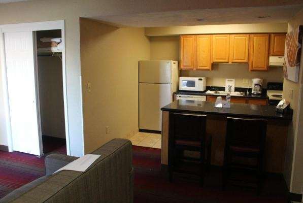 Hawthorn Suites By Wyndham Wichita East 28/35