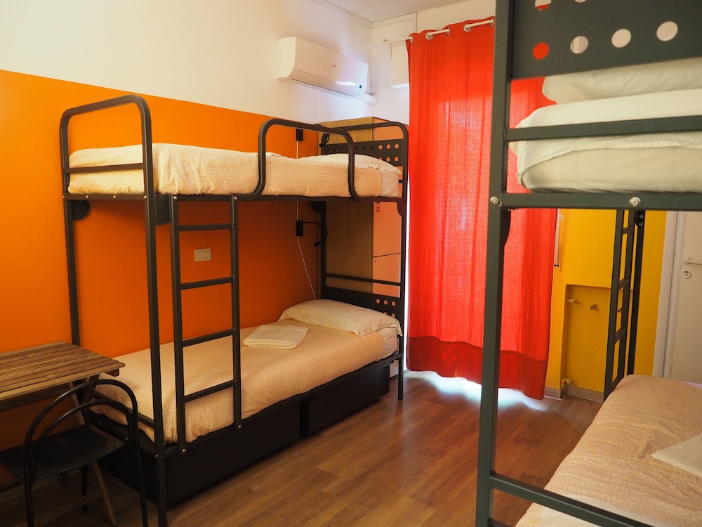 Sunflower Beach Hostel 14/50