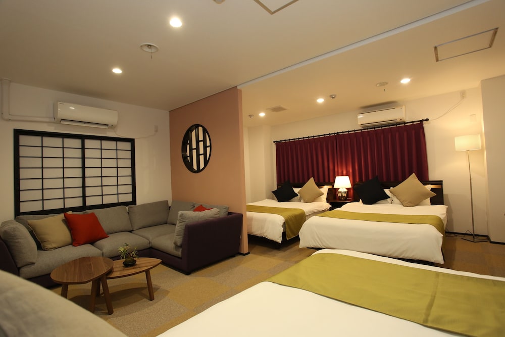 Rozy Hotel Namba 32/63