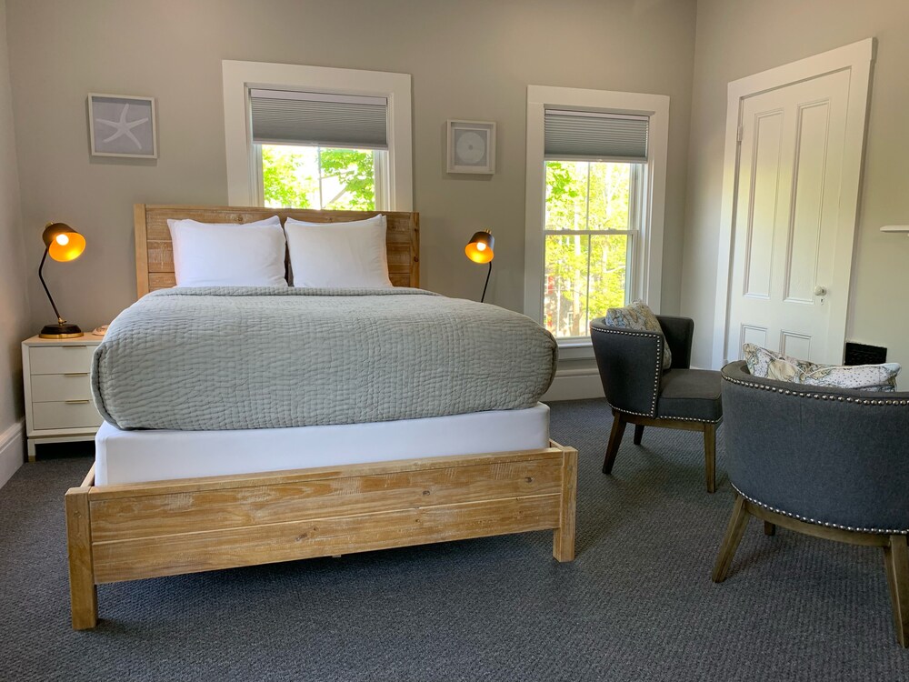 Holbrook House Bed and Breakfast- Bar Harbor ME 9/50