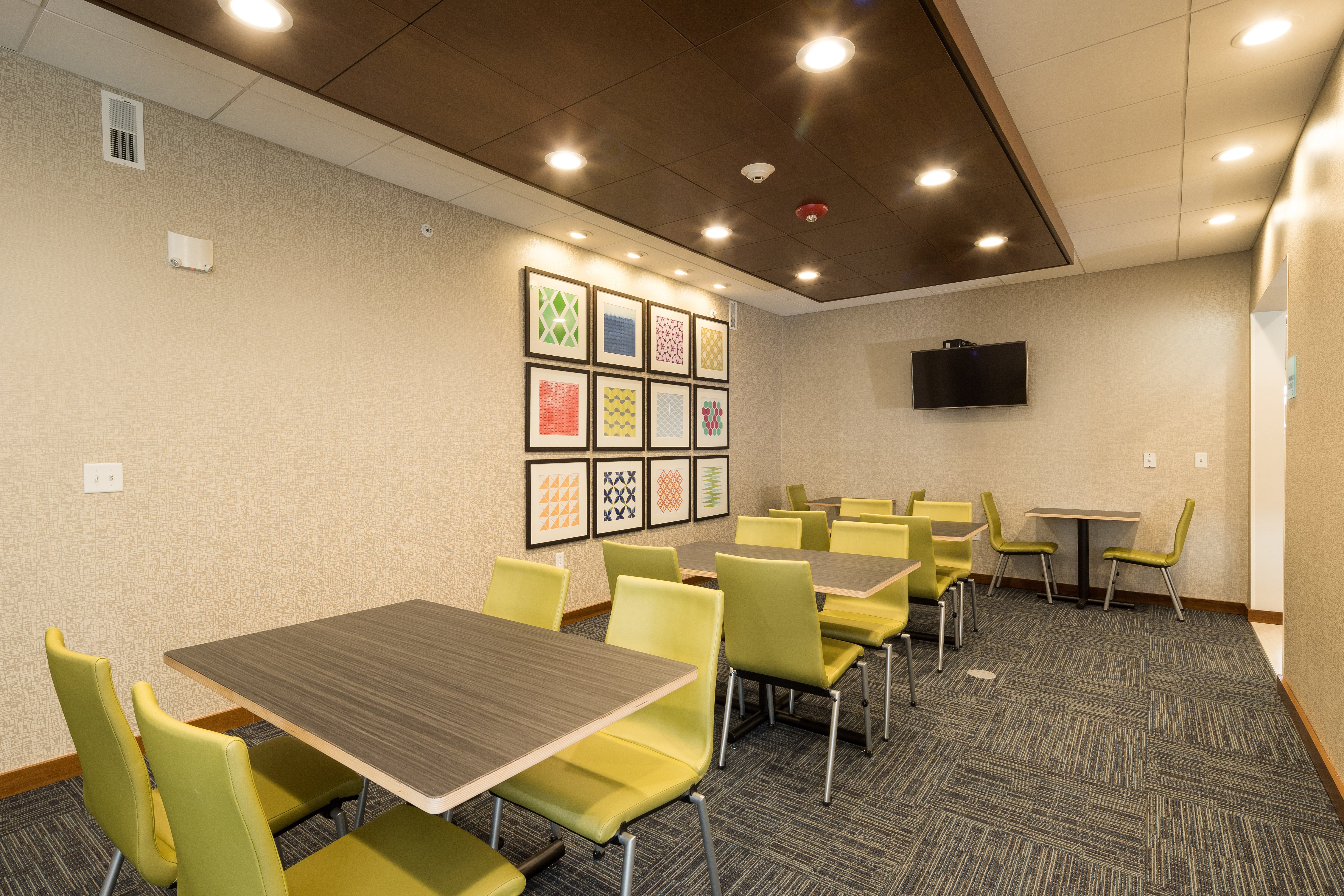 Holiday Inn Express And Suites Auburn 32/46