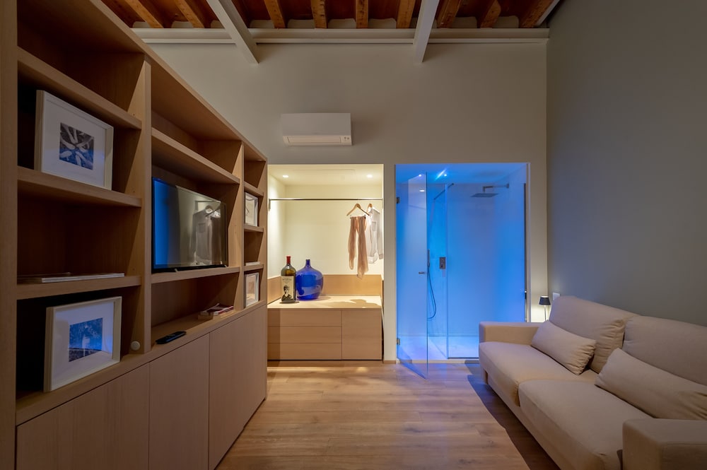 Massimago Wine Suites 23/32
