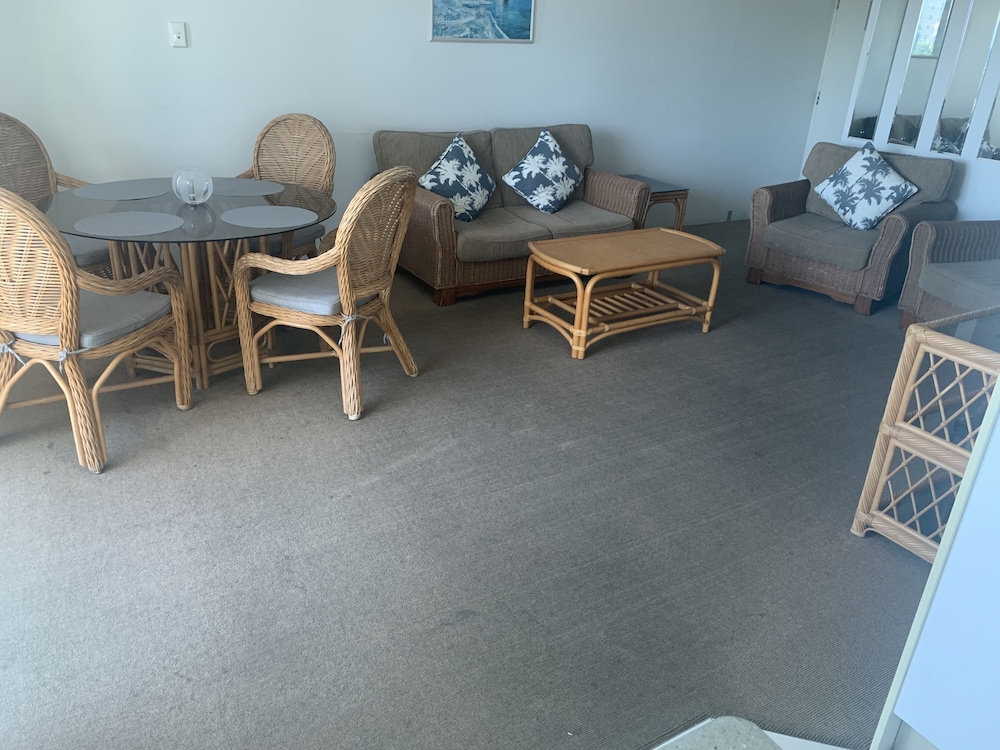Beachfront Towers 62/80