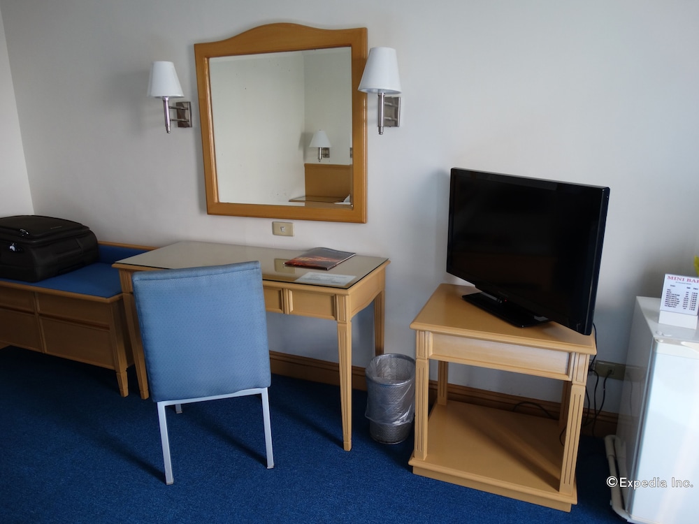 Aloha Hotel 29/48