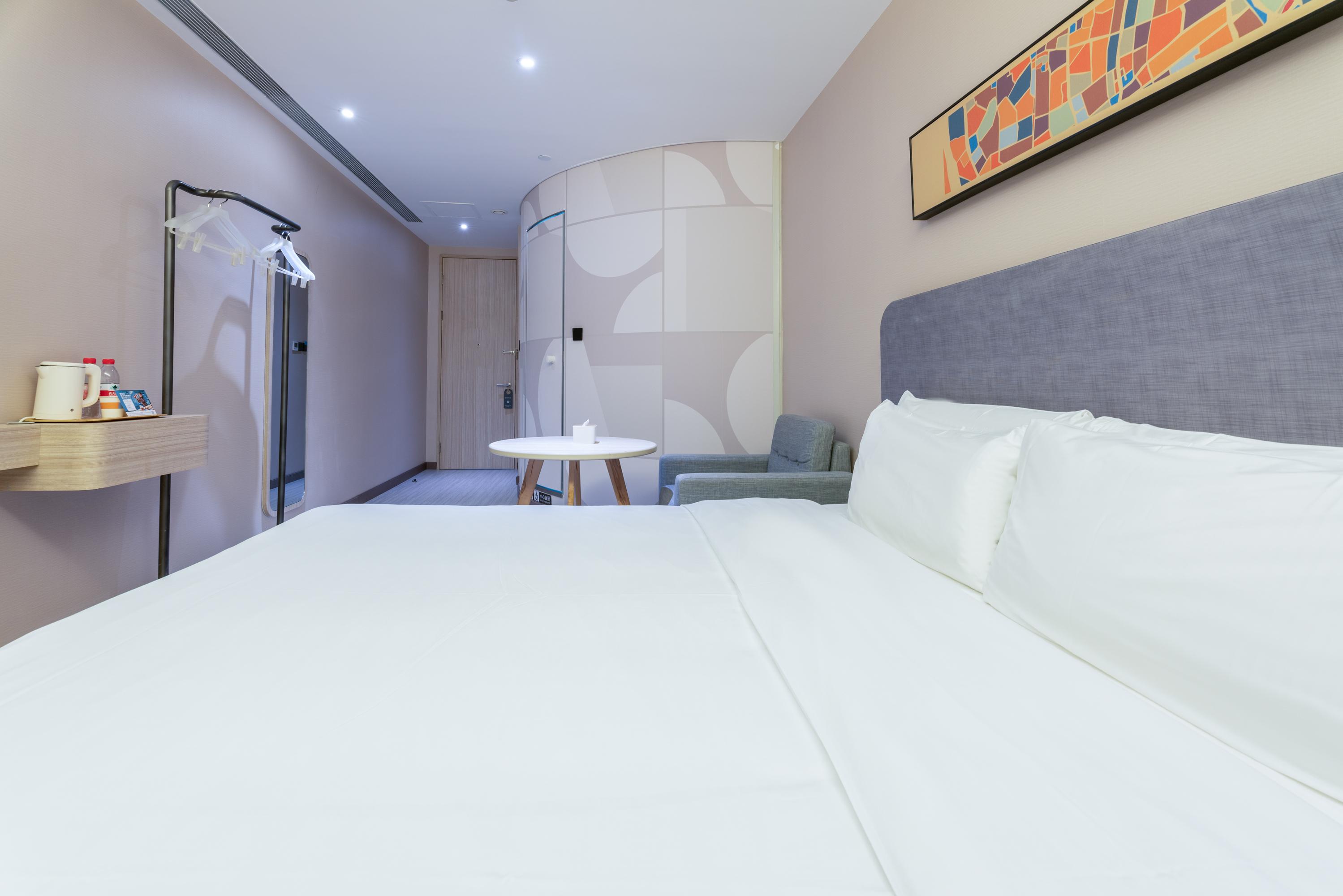 Hanting Hotel (Shanghai Lujiazui Dongfang Road) 24/44