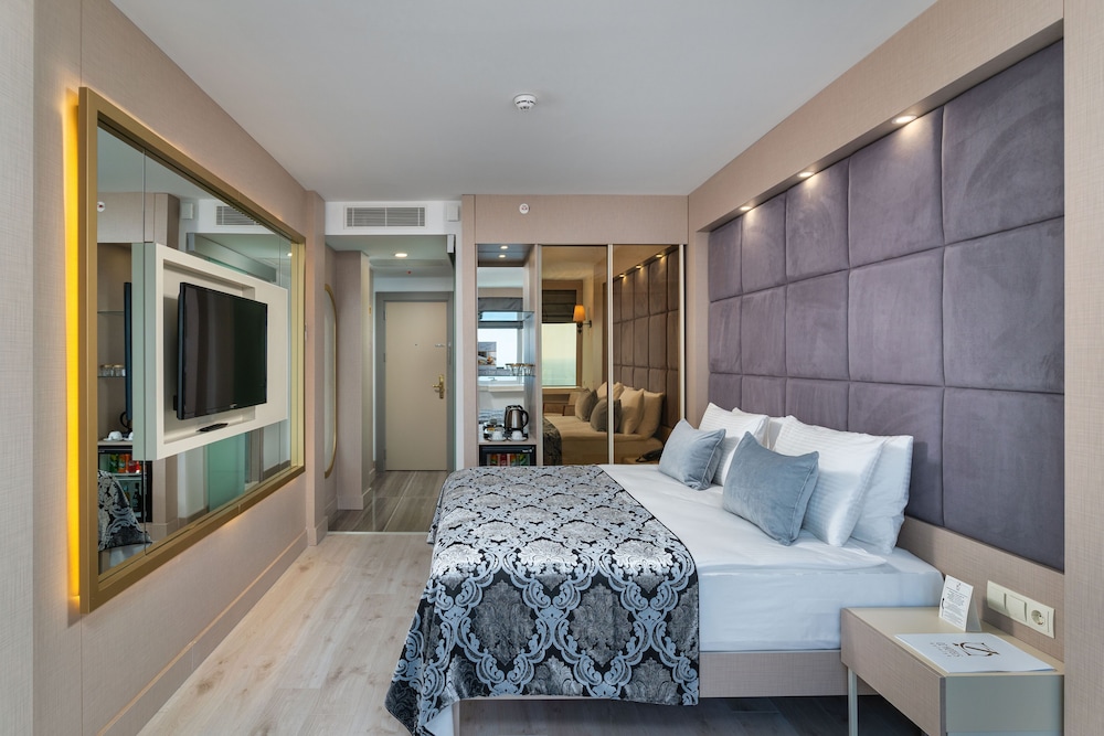 Delta Hotels by Marriott Antalya Lara - Adult Only 18 Plus 16/33