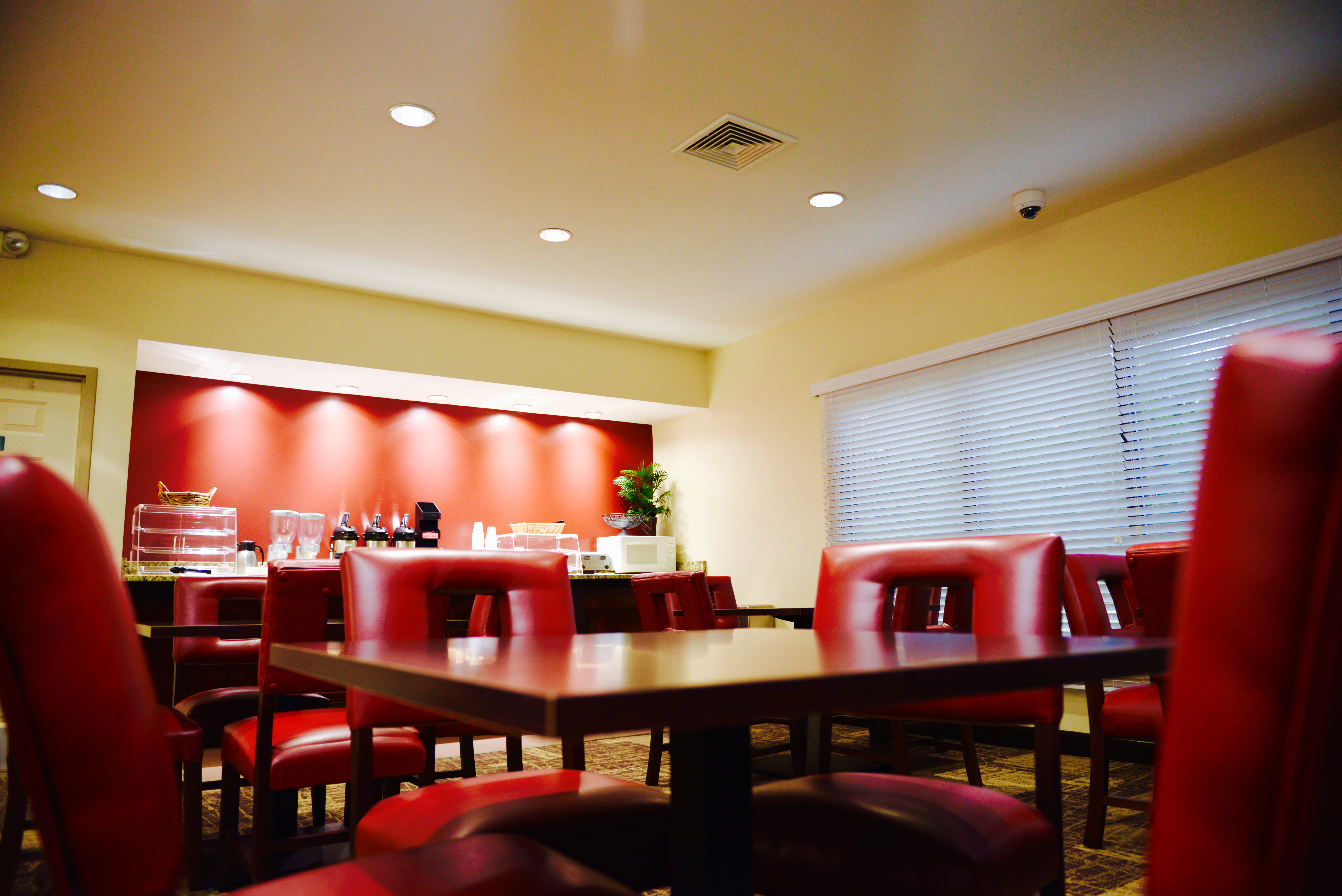 Red Roof Inn & Suites Commerce 30/33