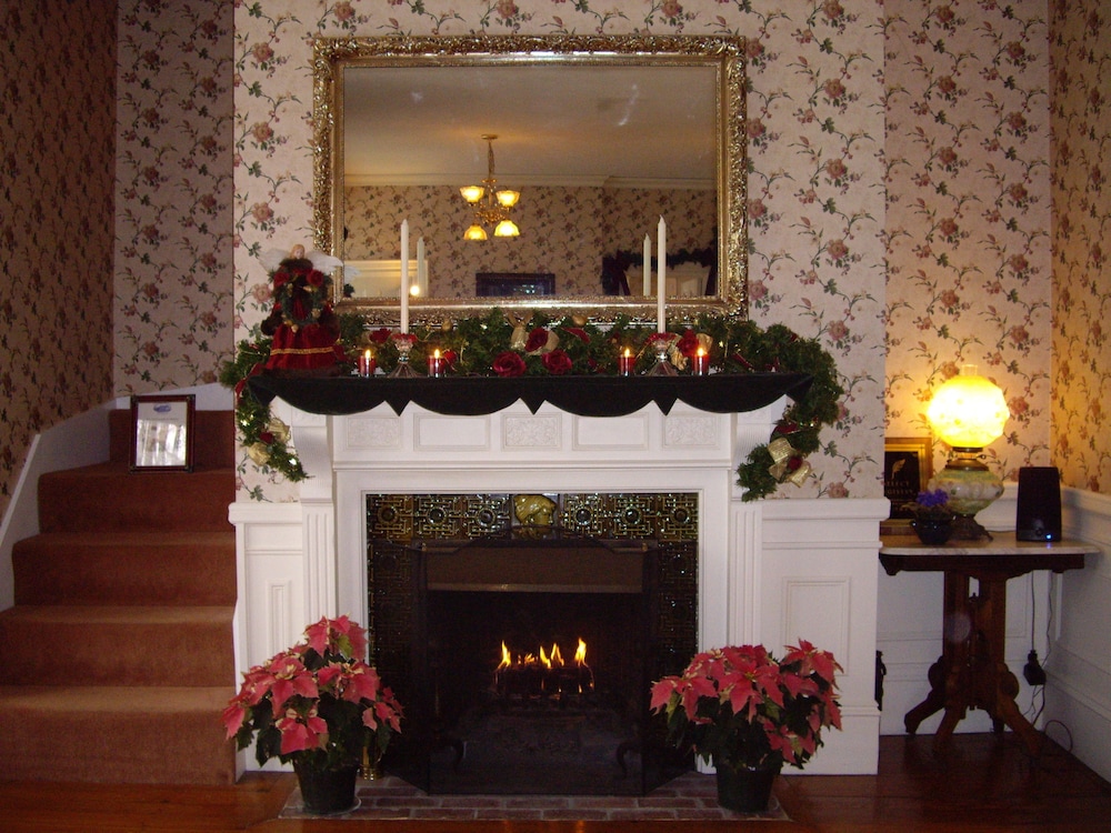 Isaiah Jones Homestead Bed & Breakfast 8/50